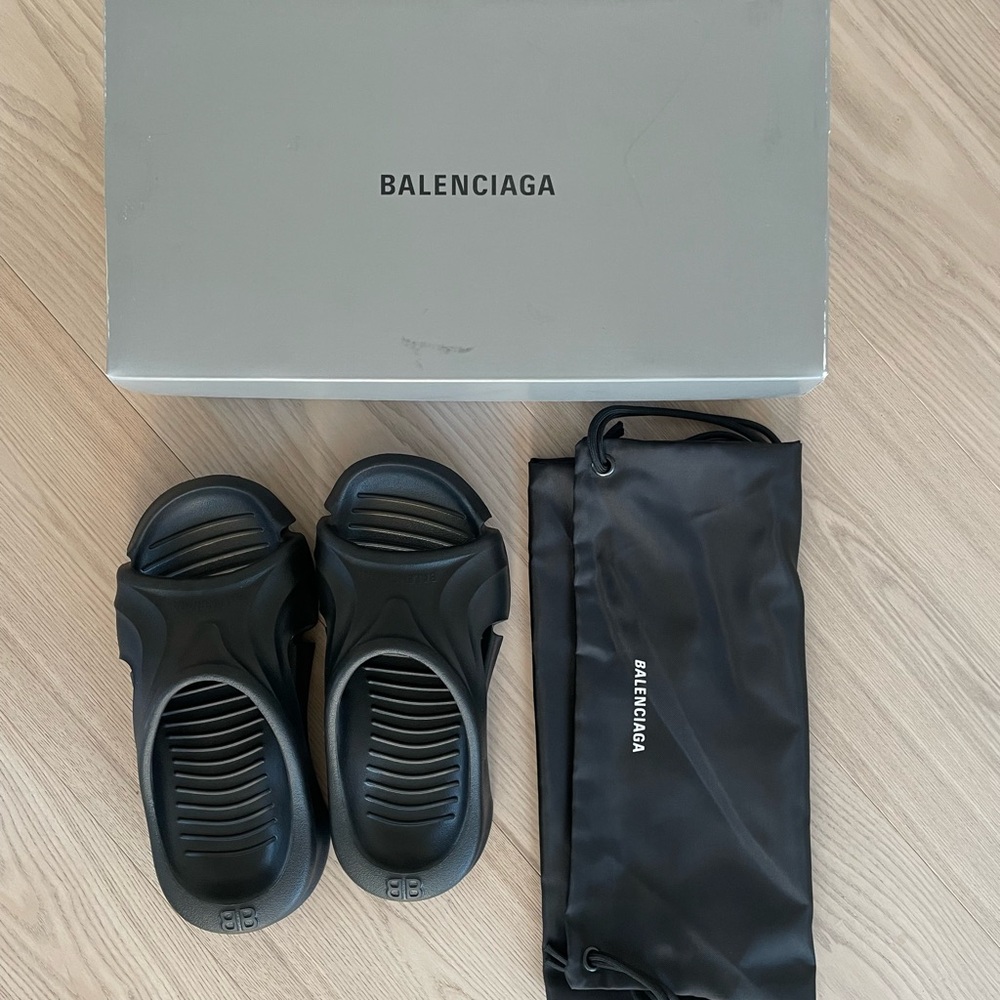 NWT Authentic Balenciaga Black Rubber mold Sandals slides